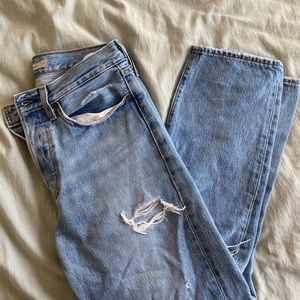 LEVI’S WEDGIE FIT RIPPED DENIM 27W 26L
